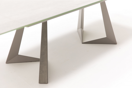SENECA ceramic dining table